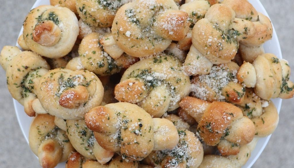 Garlic knots snack recipe.